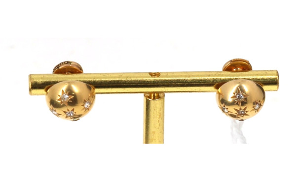 Paire de boucles d'oreilles anciennes en