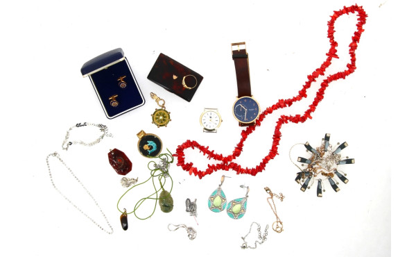 Lot de bijoux fantaisie, montres et dive