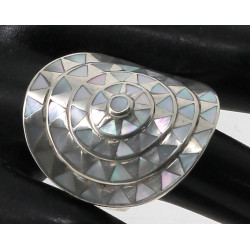 Bague en argent 925ème et nacre, poids b