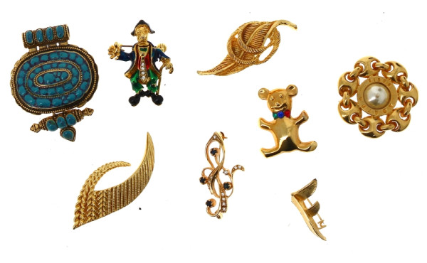 Lot de 8 broches fantaisie dont AGATHA e