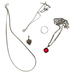 Petit lot de bijoux en argent : une chaî