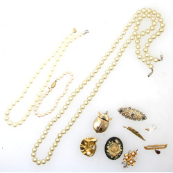 Lot de bijoux fantaisie : sautoir, colli