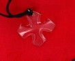 BACCARAT - Pendentif croix en cristal tr