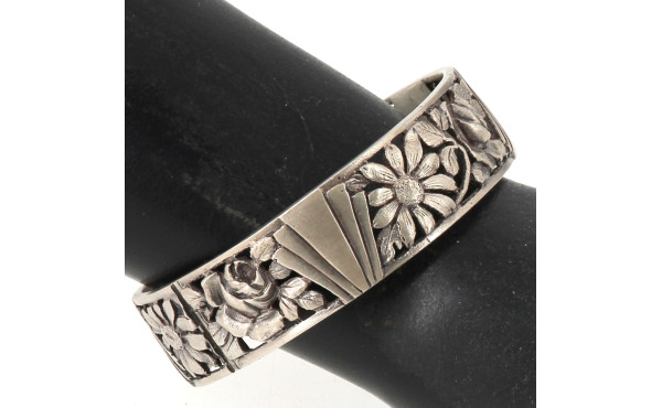 Bracelet jonc ouvrant en argent ajouré à