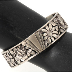 Bracelet jonc ouvrant en argent ajouré à