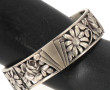 Bracelet jonc ouvrant en argent ajouré à