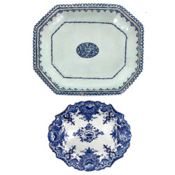 Plat creux à pans coupés en faïence XVII