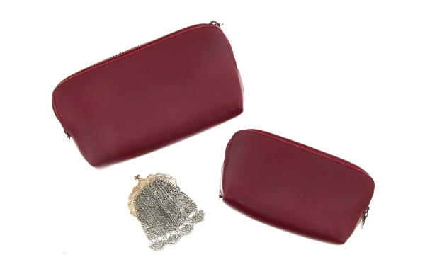 FURLA - Deux pochettes couleur lie de vi