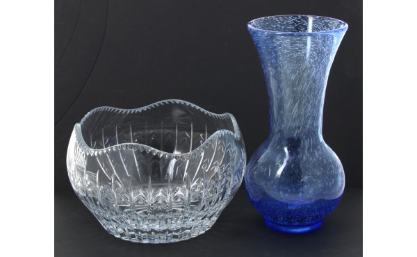 BIOT - Vase en verre bullé bleu, H 28,5 