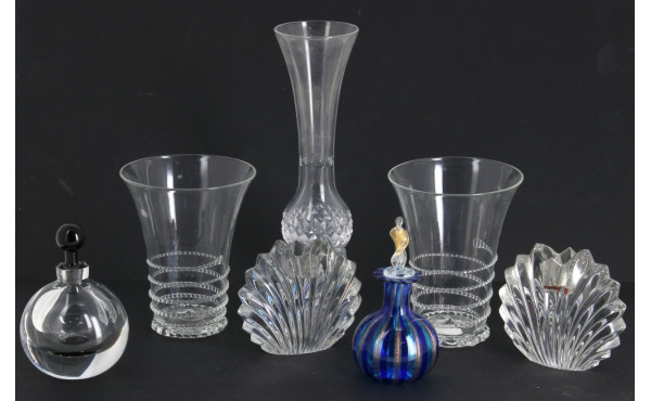 Lot de verreries : 2 petits flacons dont