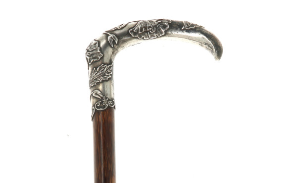 Canne ancienne à pommeau argent décor Ar