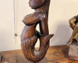 GUINEE - Statue en bois figurant une fem