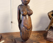 GUINEE - Statue en bois figurant une fem