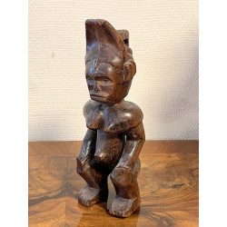 Statuette fétiche féminine à patine bril