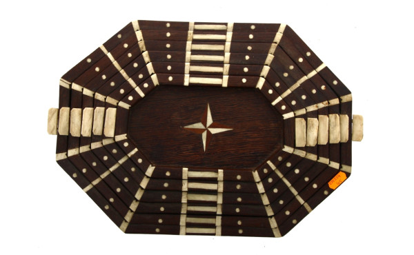 6 plateaux gigognes en bois exotique et 