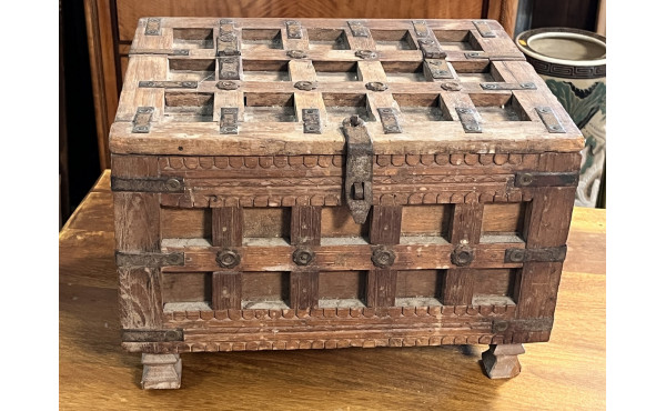 Coffret Afghan en bois et ferrures 35 x 