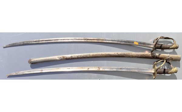 2 sabres fin XIXe lames courbes 89 cm. U