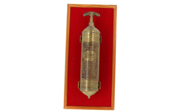 Extincteur en laiton ancien Pyrène prése