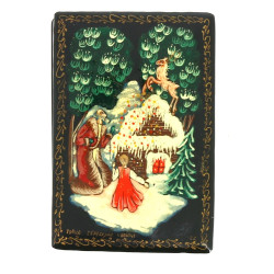 Petite boite laquée à décor polychrome d