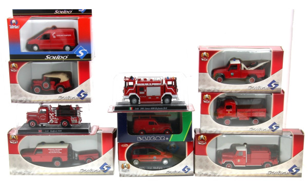 POMPIERS - Lot de 10 véhicules 1:43 en B