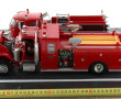 2 maquettes de camions de pompier améric