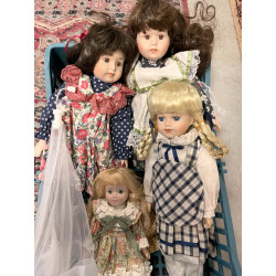 Lot de poupées modernes têtes porcelaine