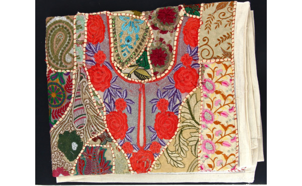 Lot de linge comprenant un dessus de che