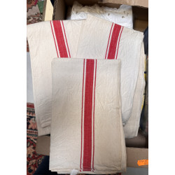 Lot de linge comprenant 9 torchons ancie