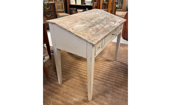 Pupitre de travail du peintre Alain Grav