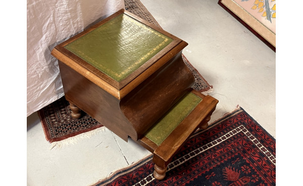 Meuble de commodité, travail anglais, p