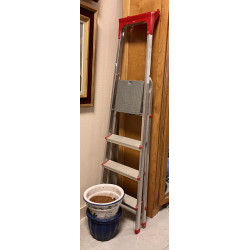 Escabeau en aluminium + 2 pots de jardin