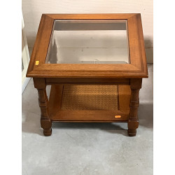 Petite table basse carrée, plateau verre