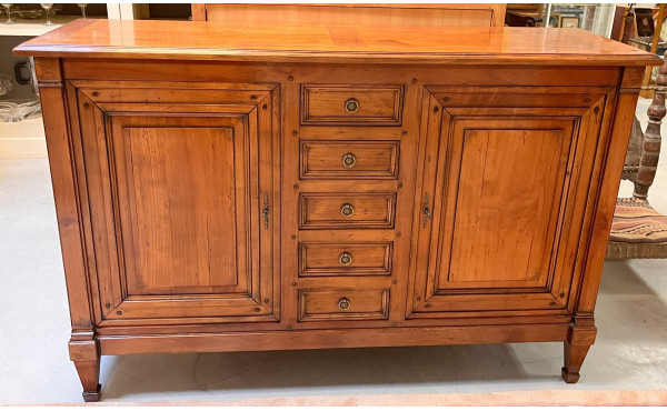 Petit buffet en bois fruitier à belle pa