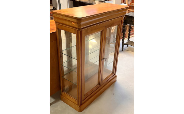 Meuble vitré à hauteur d'appui en merisi