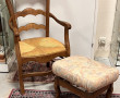 Fauteuil paillé en bois fruitier (bel ét