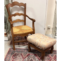 Fauteuil paillé en bois fruitier (bel ét