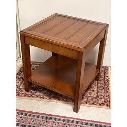 Petite table teinte merisier, 55 x 49 x 