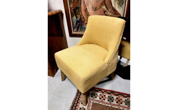Petit fauteuil moderne style chauffeuse,