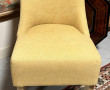 Petit fauteuil moderne style chauffeuse,