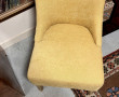 Petit fauteuil moderne style chauffeuse,