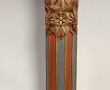Colonne en bois sculpté polychrome, INDE