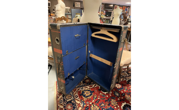 Malle cabine début Xxème en métal et toi