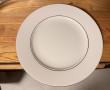Lot d'assiettes en porcelaine blanche fi