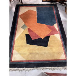 Tapis moderne en laine décor géométrique