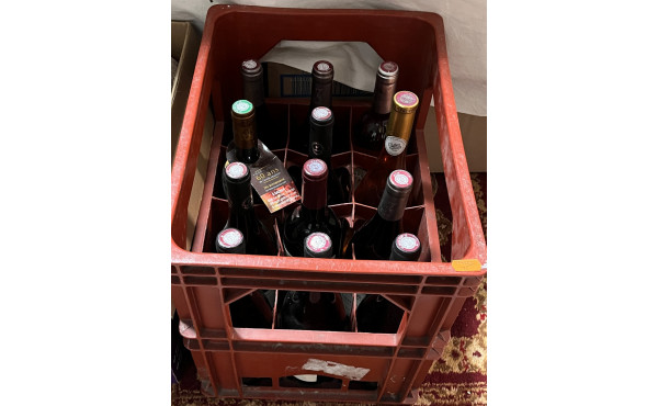 Lot de 12 B de vin suite succession: Ras