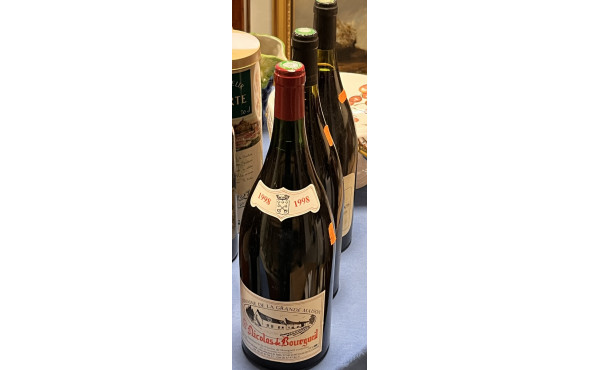 Lot de 3 magnums: 1 Mg Rasteau 2001, 1 M