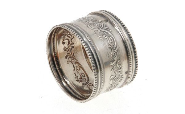 Anneau de serviette en argent, poinçon m