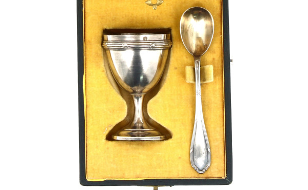 Coquetier et sa cuillère à œuf en argent