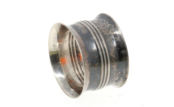 Anneau de serviette en argent, poinçon m