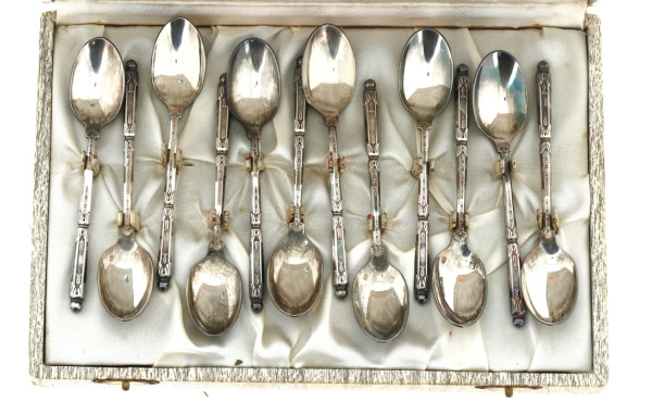 12 cuillères à moka en métal argenté (en